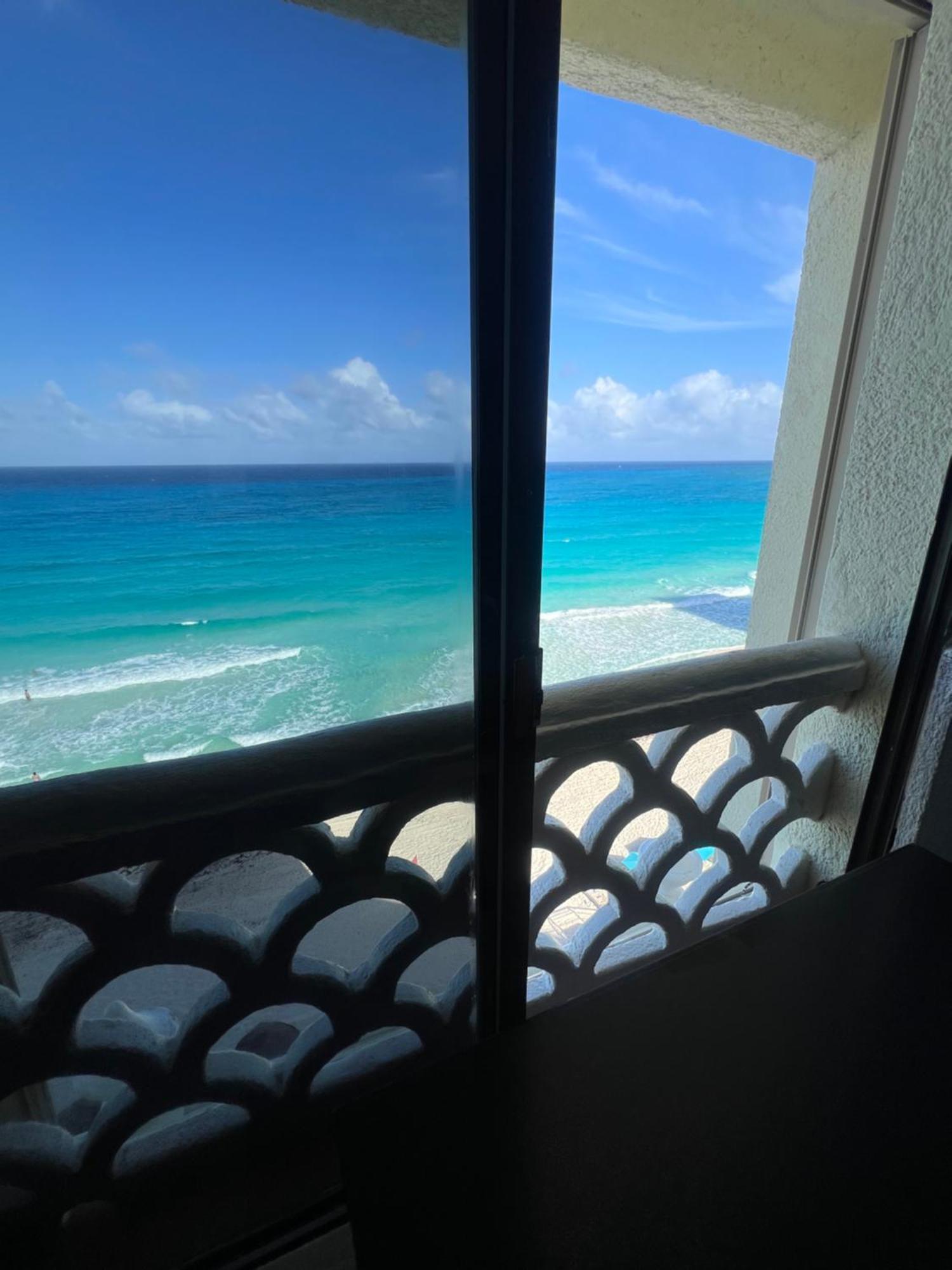 “Magic Sunrise At Cancun” Luaran gambar